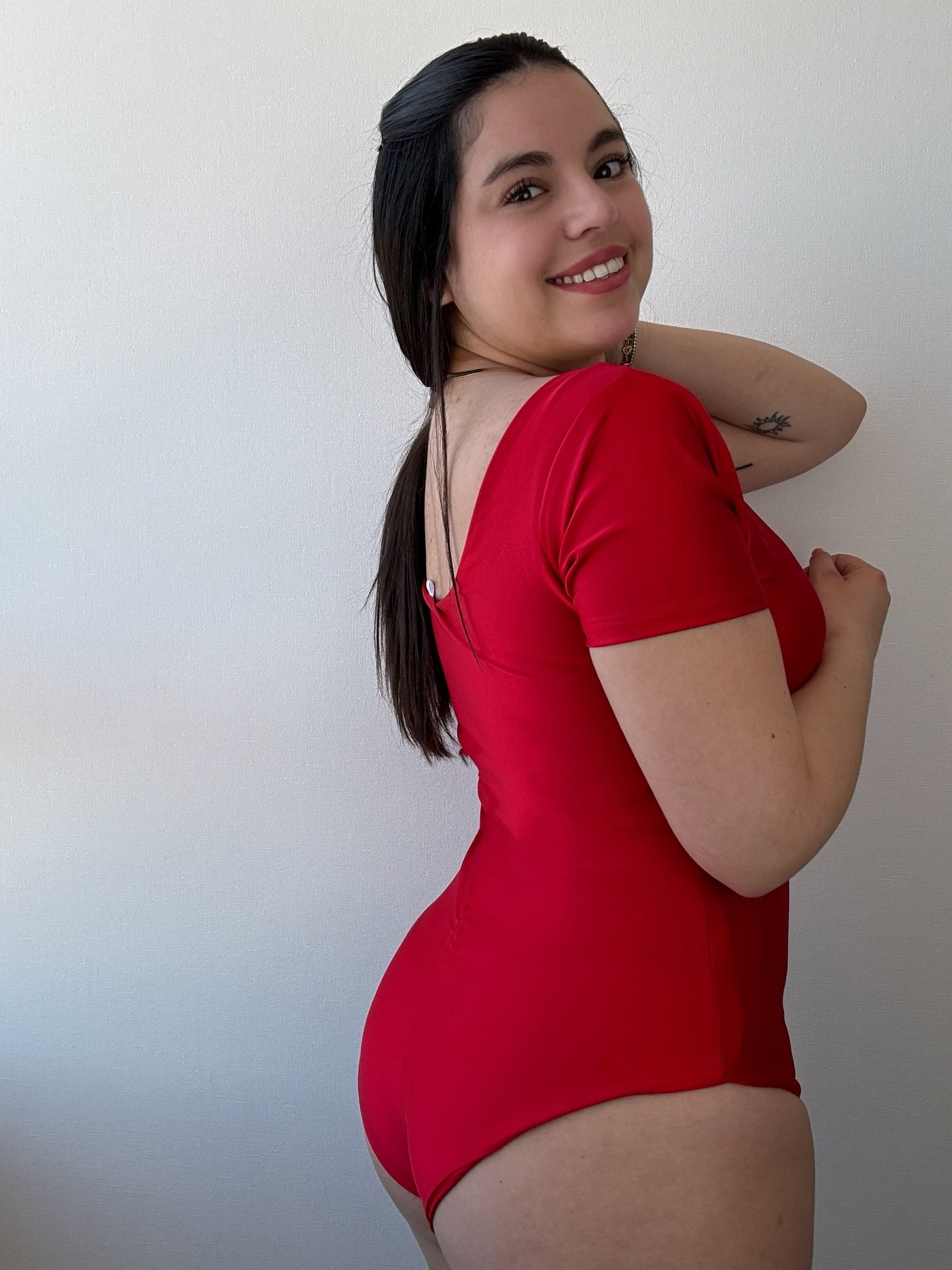 Enterito básico con mangas moldeador powernet colección CUERPAWER