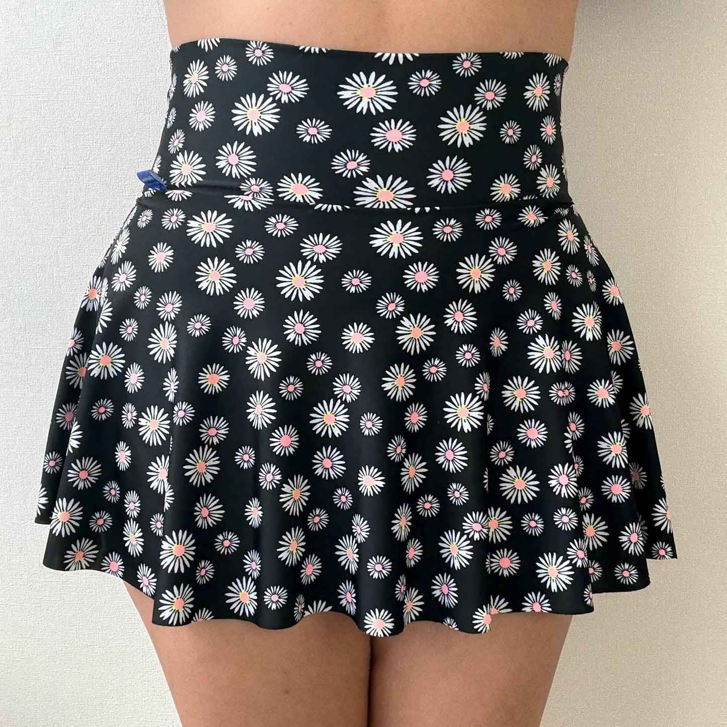 Falda short negro y colores talla única (36 a 40)